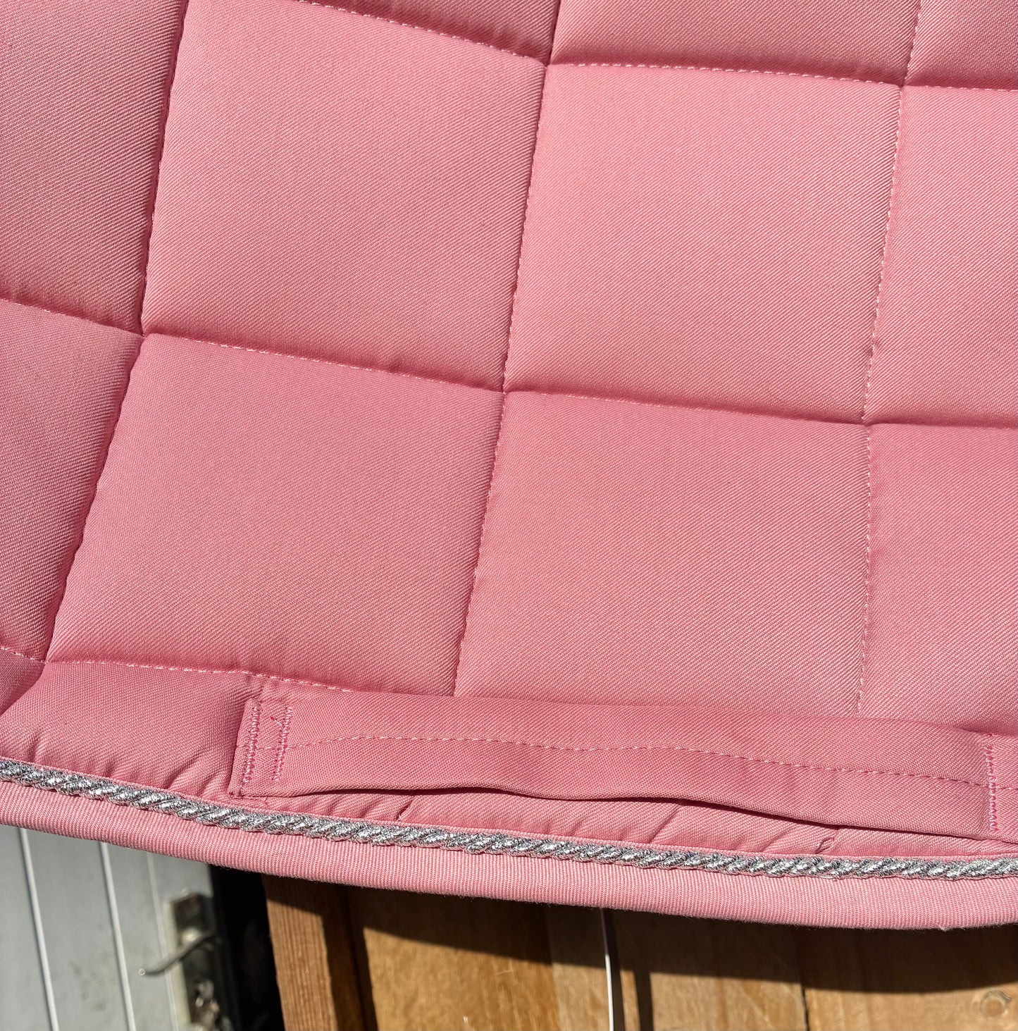 New with tag  size small/pony  Equestrian synergy saddle pad rose/silver