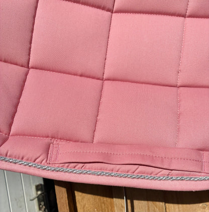 New with tag  size small/pony  Equestrian synergy saddle pad rose/silver