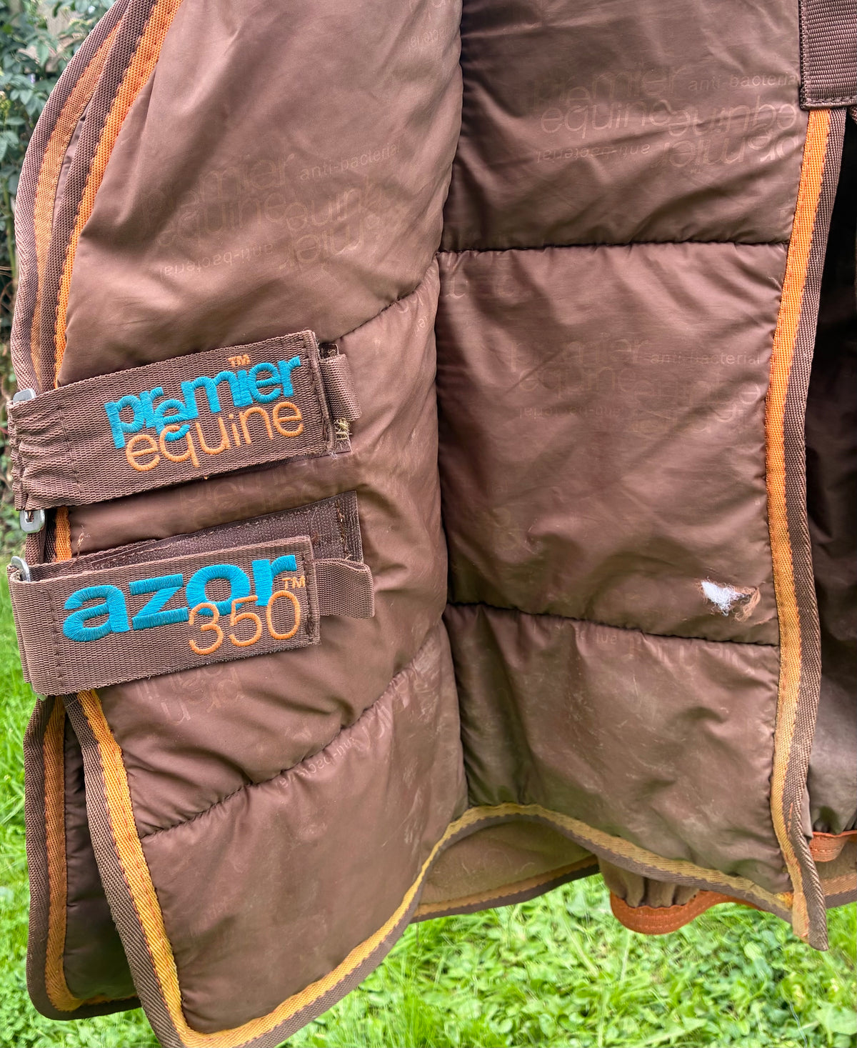 6’0” Premier equine Azor 350g rug liner/stable rug