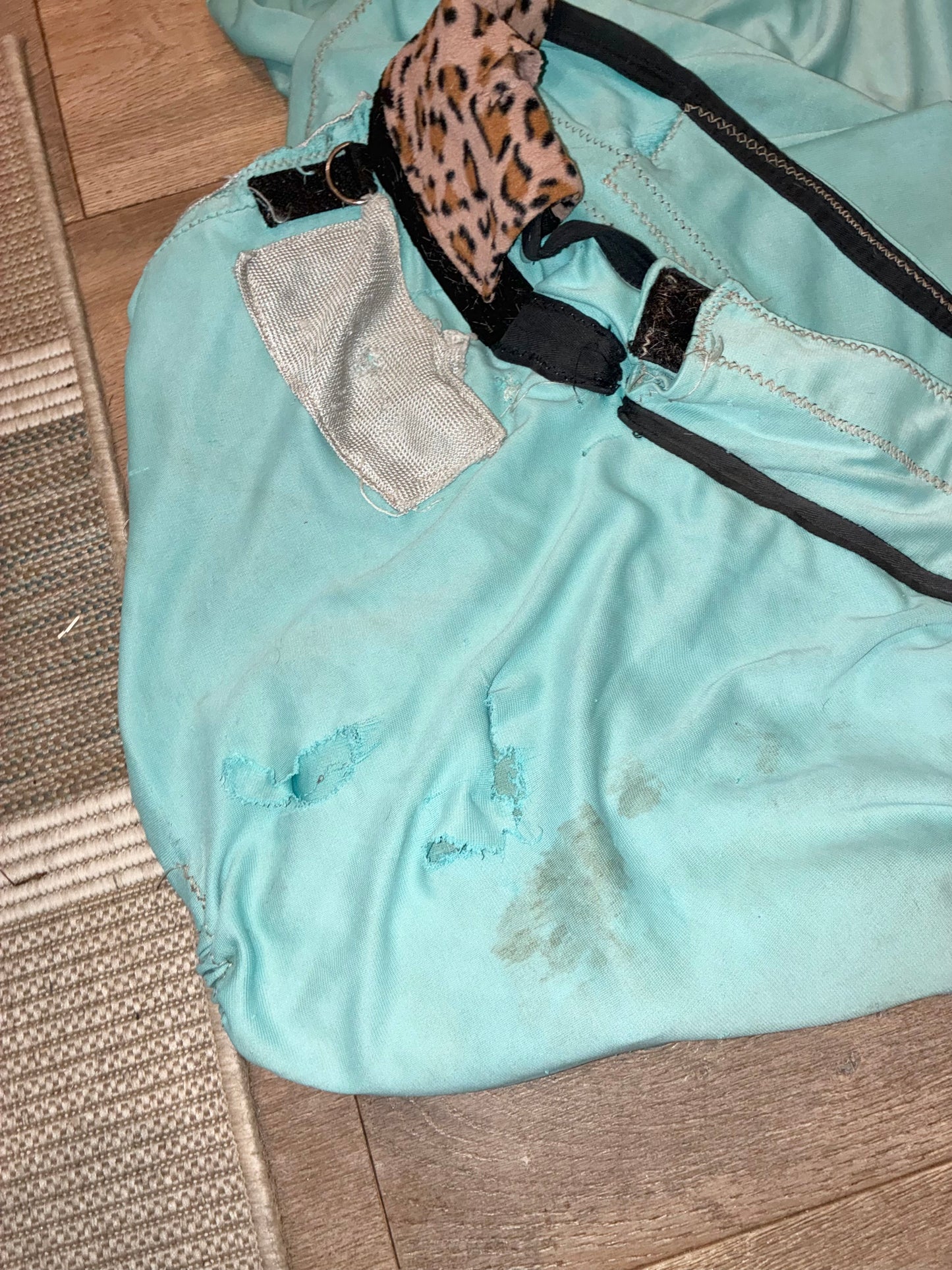 Blue 7’0 Snuggy hoods sweet itch bug body rug (body only)