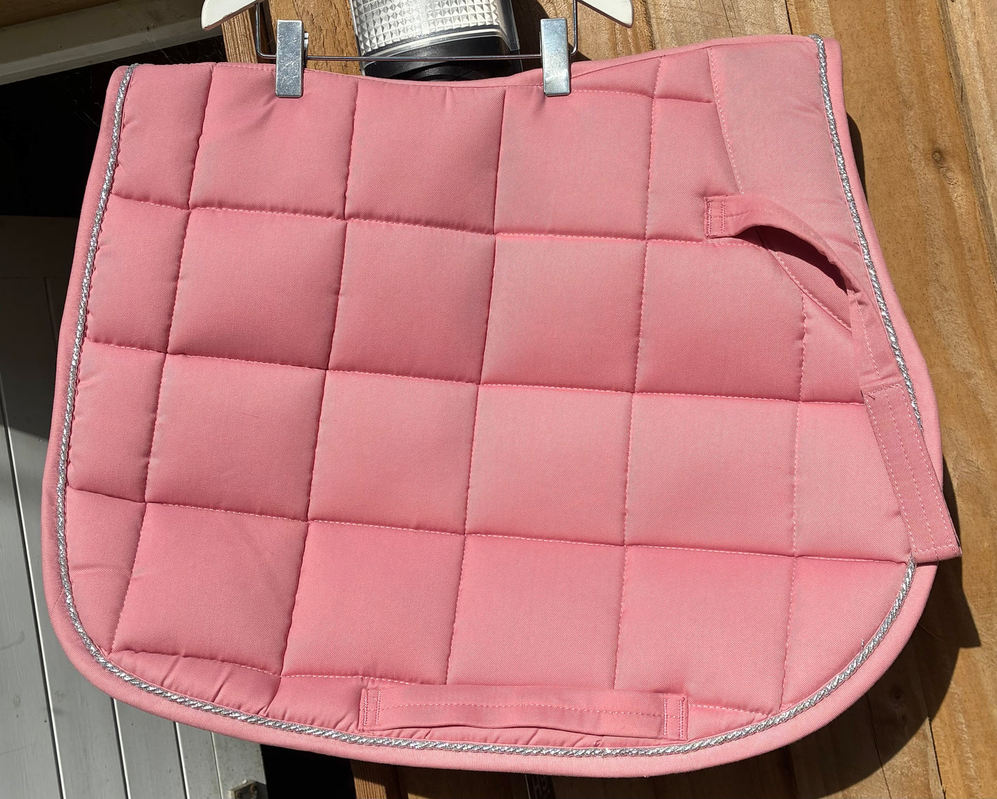 New with tag  size small/pony  Equestrian synergy saddle pad rose/silver