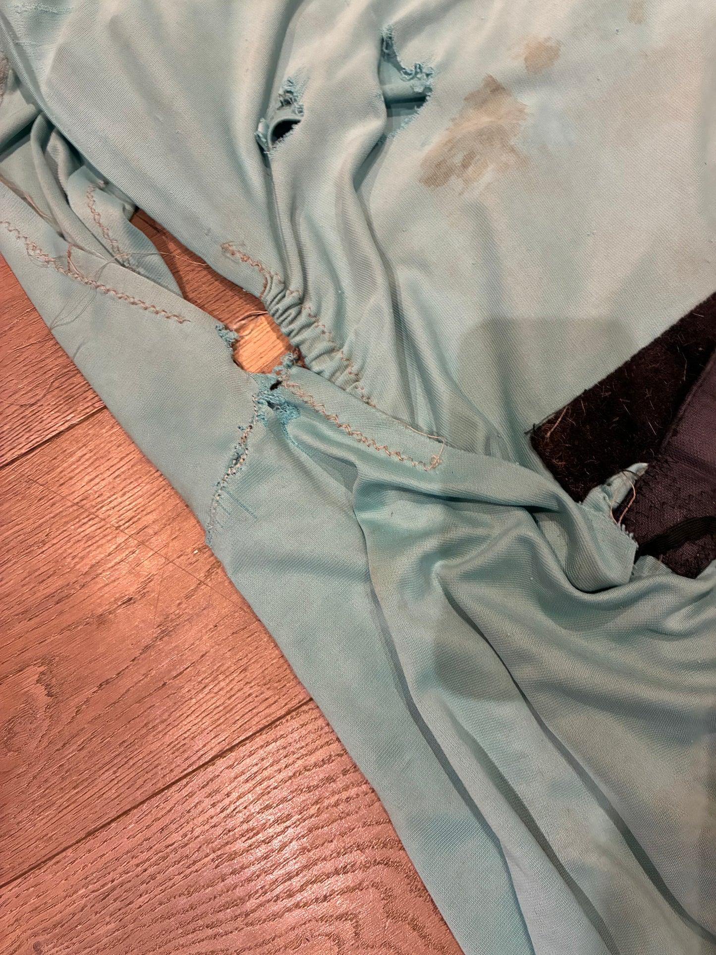 Blue 7’0 Snuggy hoods sweet itch bug body rug (body only)