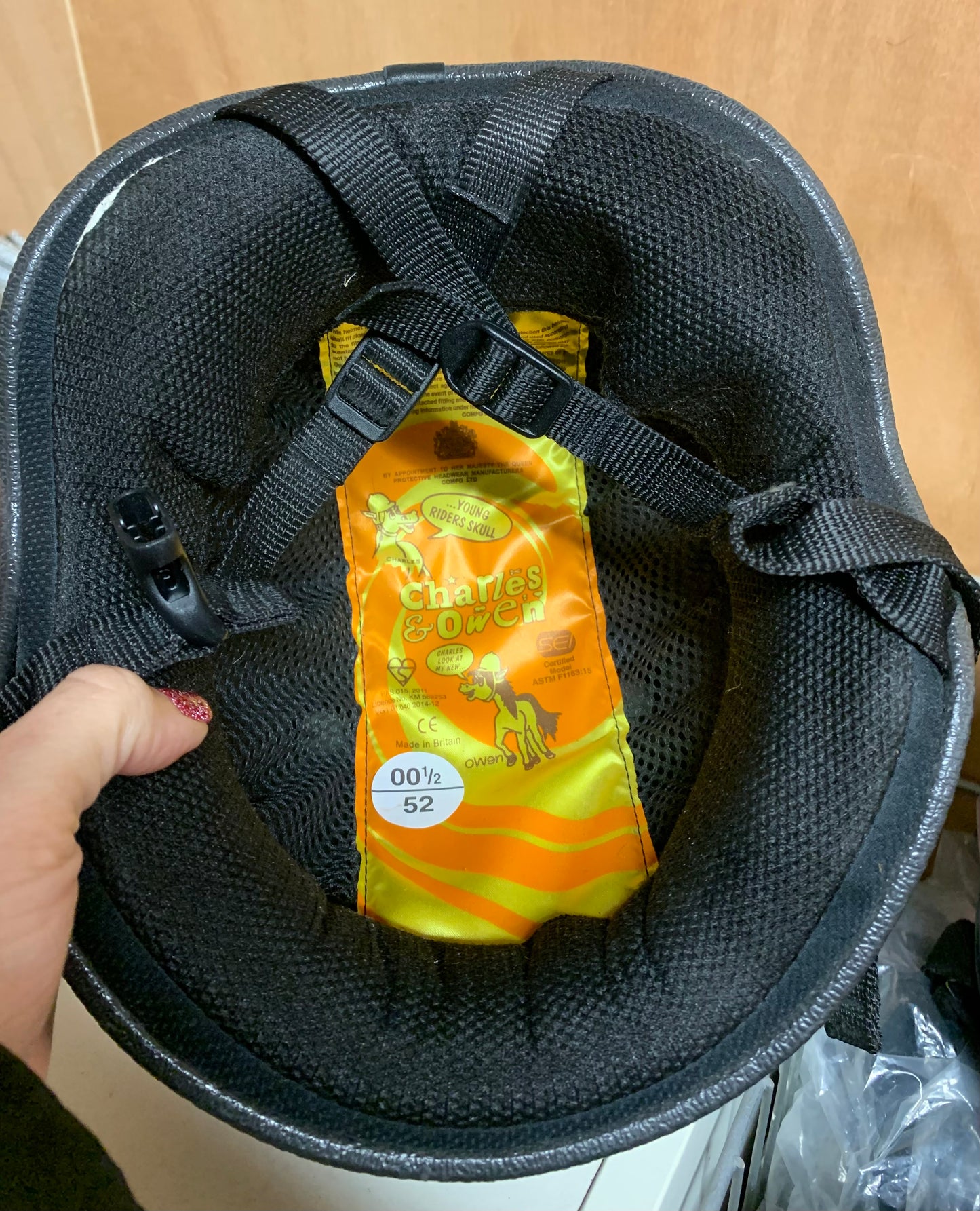 Charles Owen Young Riders Skull Riding Hat size 00 1/2 (52cm) Up to current safety standards