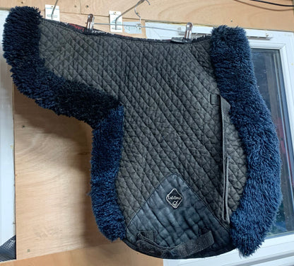 Navy Lemieux pro lamb skin saddle pad