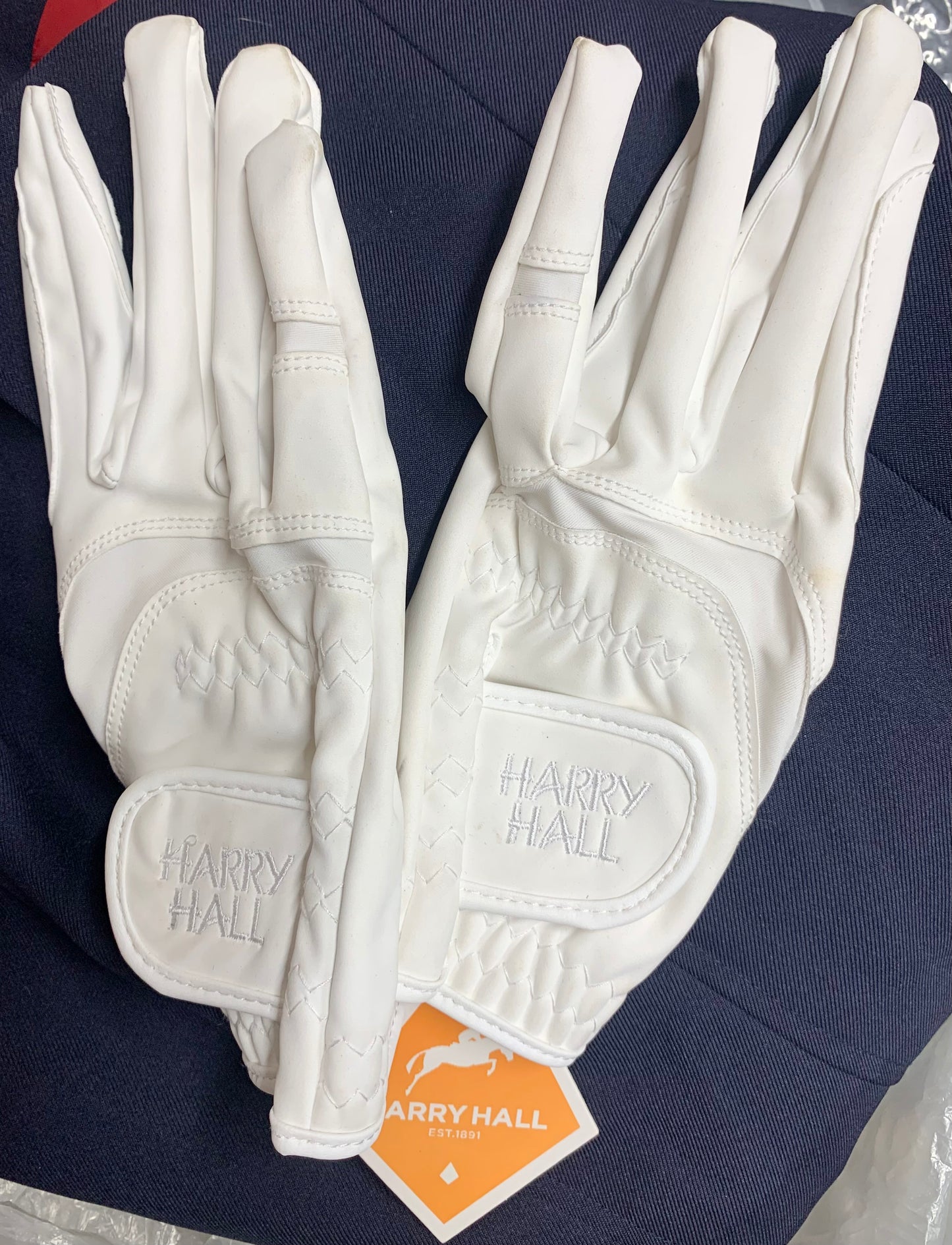 New with tag 2XL Harry Hall white showing/dressage riding suede gloves