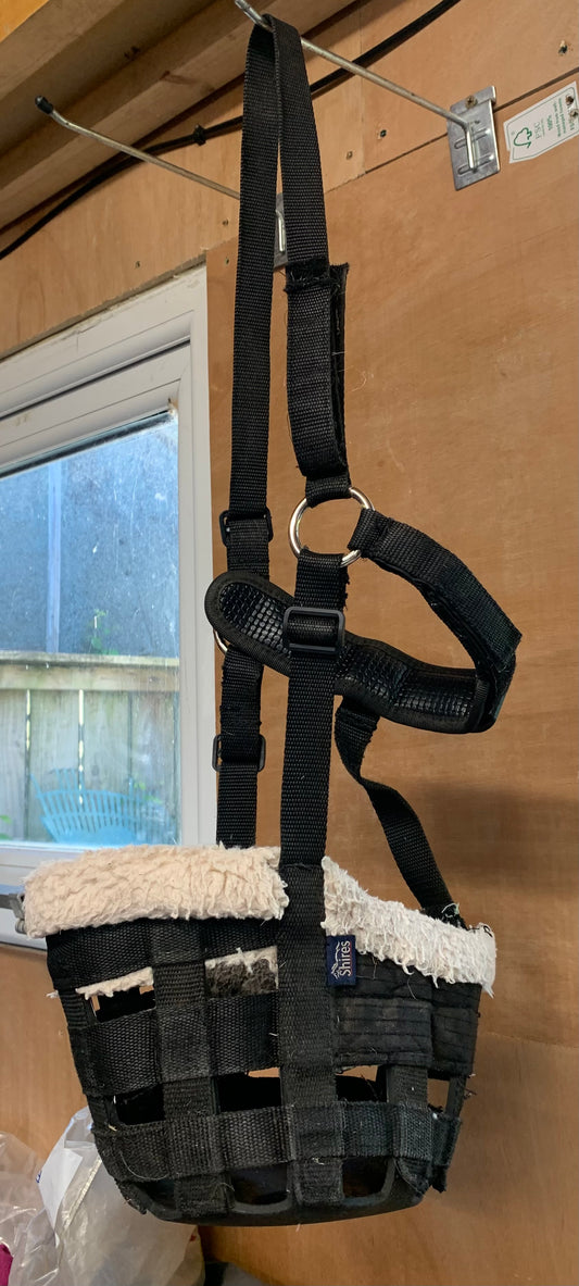 Shires Deluxe Comfort Grazing Muzzle cob size