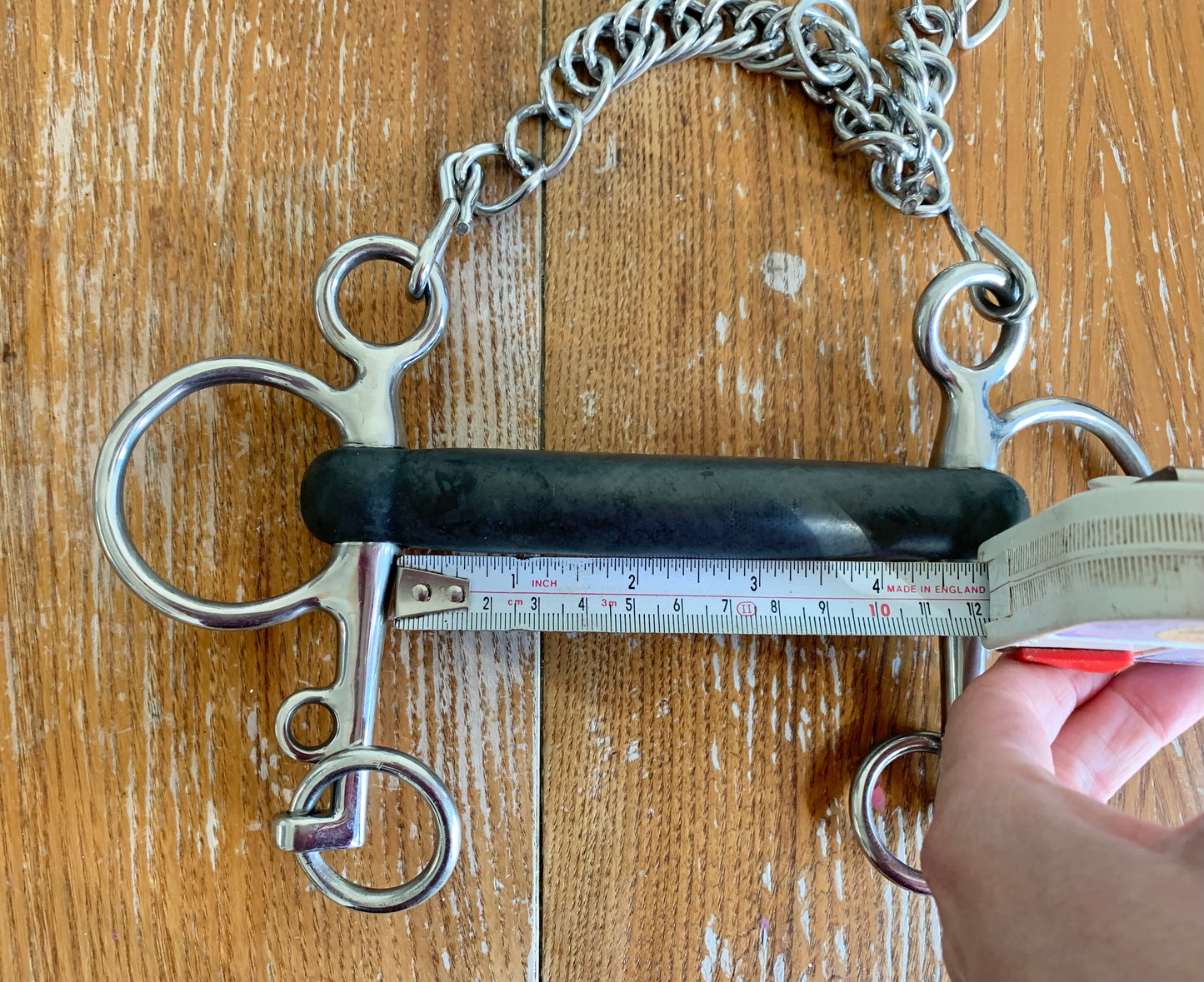 4.5” rubber Pelham with curb chain
