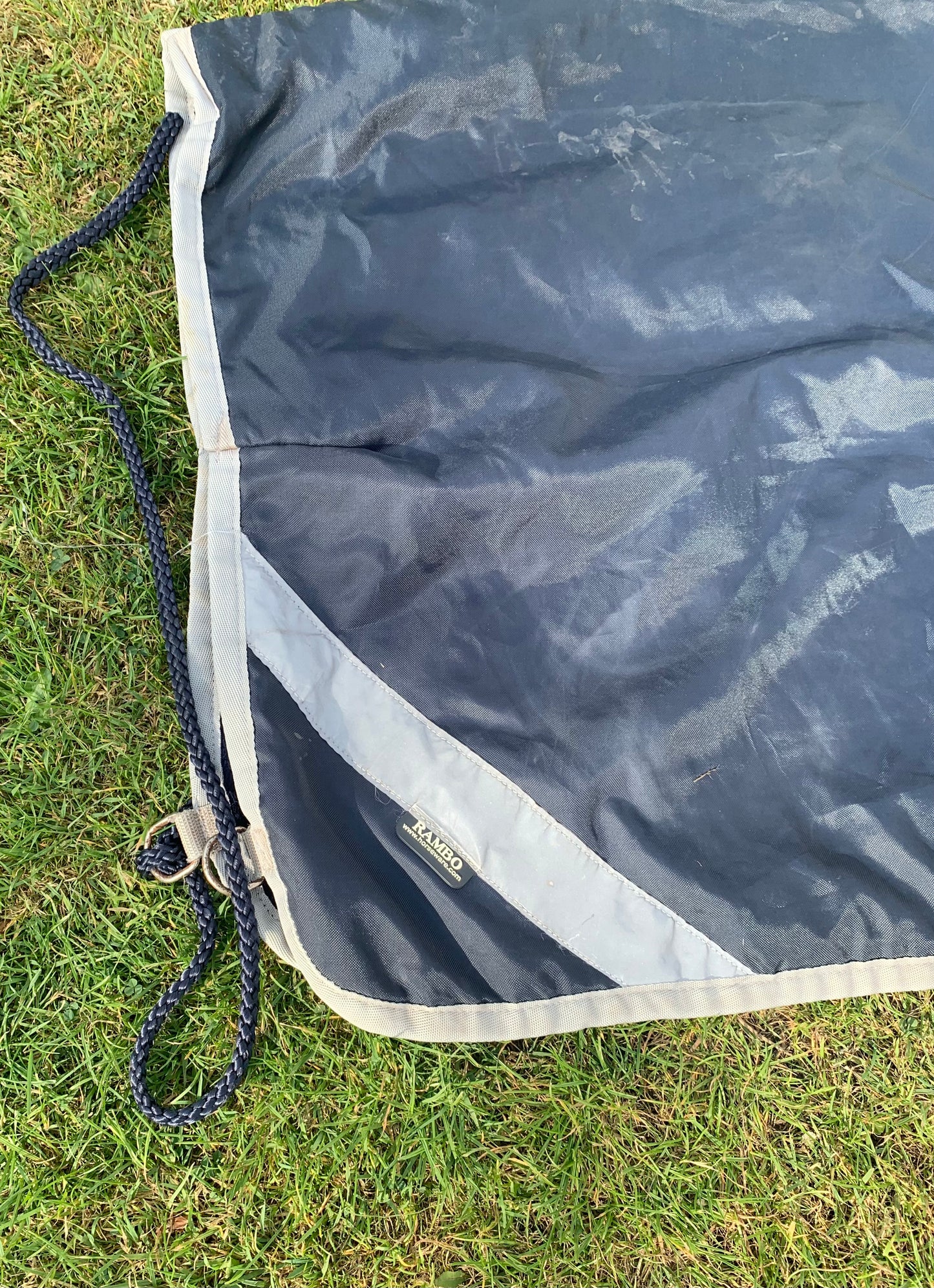 rambo 4'7 waterproof fleece lined medium weight navy exercise rug with reflective strips