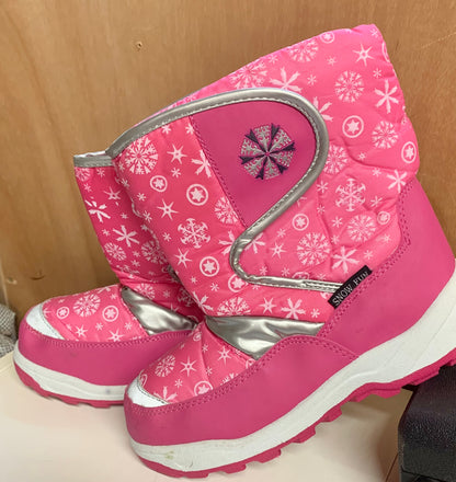 New with tag pink fleece lined warm mucker style/yard boots size size UK 2 (EU34)