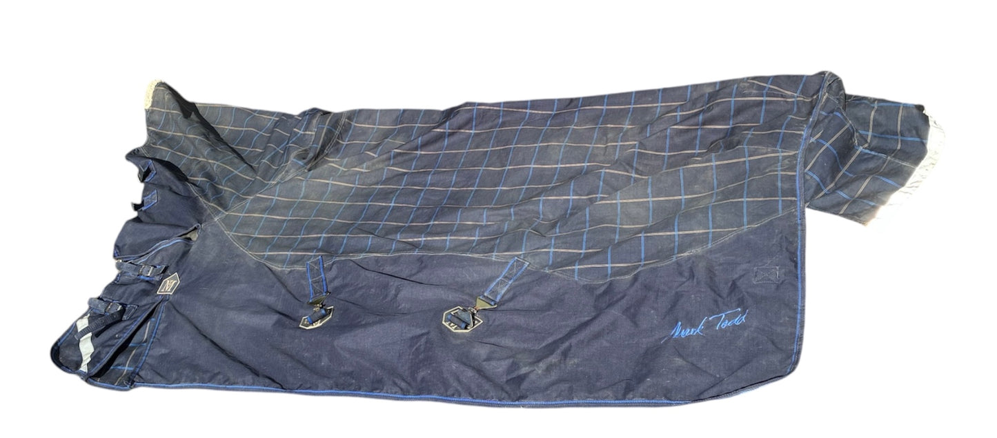 Mark Todd 6’9 lightweight (approx 50g fill) turnout rug