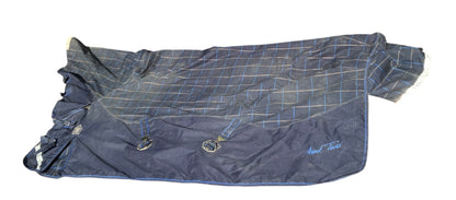 Mark Todd 6’9 lightweight (approx 50g fill) turnout rug