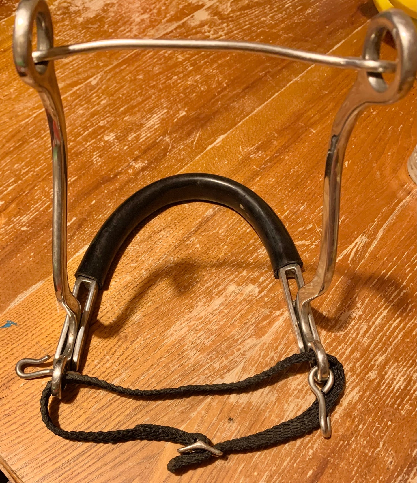 Rubber nose German hackamore