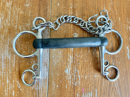 4.5” rubber Pelham with curb chain
