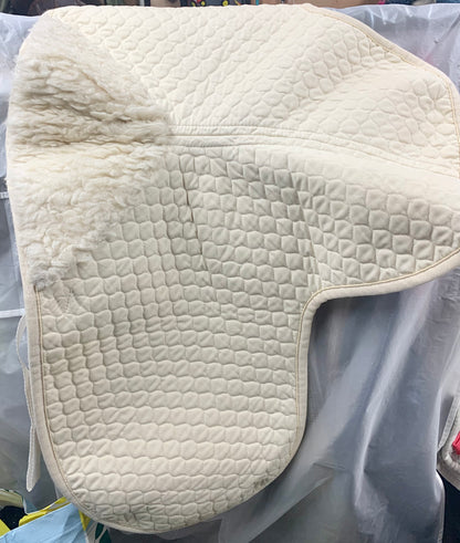 Nuumed griffin off white/cream hi wither quilt dressage numnah with sheepskin wither