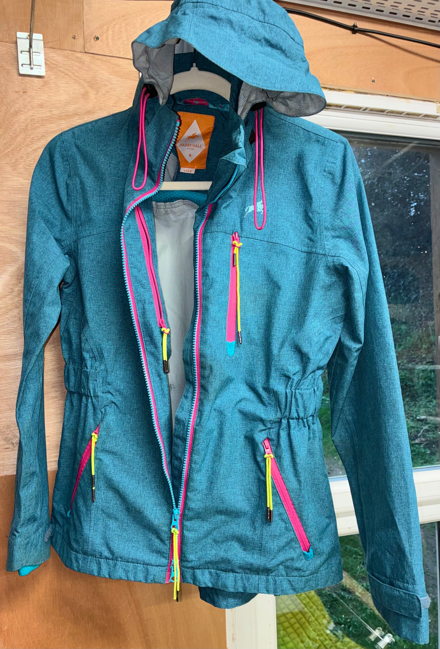 Harry hall waterproof jacket size 8