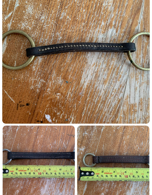 X3 Irish Martingales keeps the reins closer together for more control, and to prevent the reins from coming over the horse's head in the event of a fall.