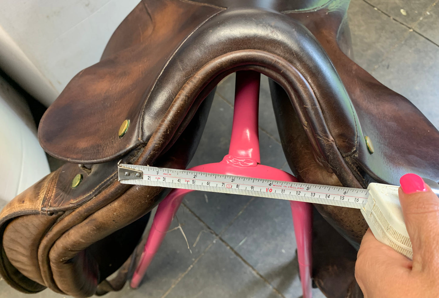 Brown A j foster Walsall dressage saddle 17.5” stamped medium