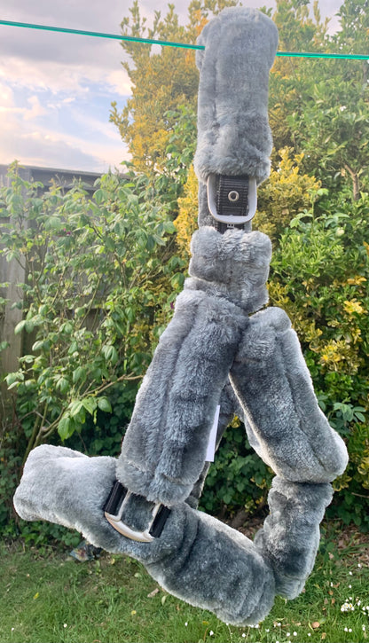 New with tag deluxe grey fluffy fleece headcollar cob size