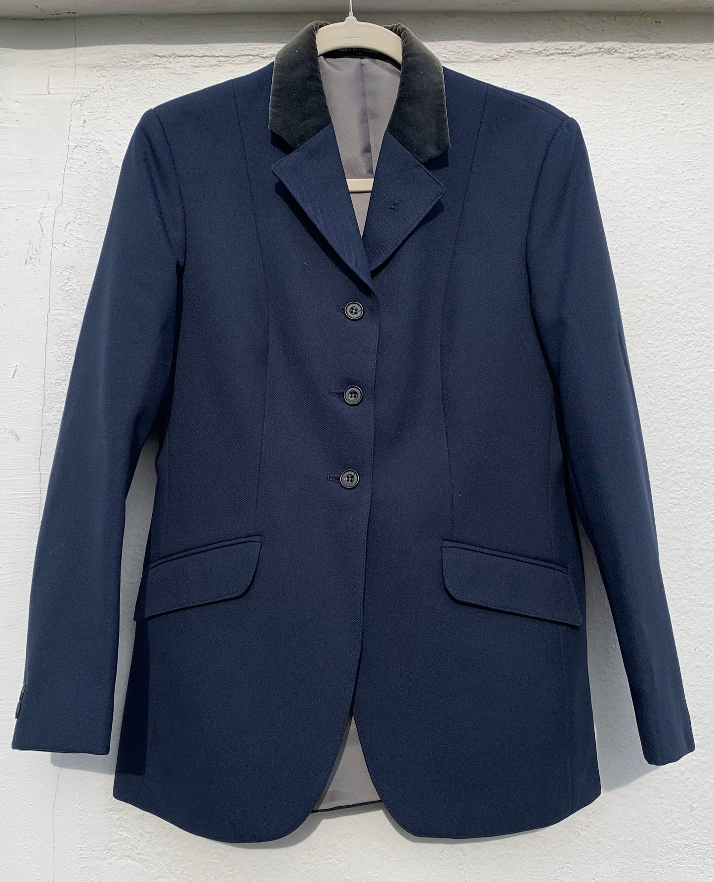 Mears navy show jacket with velvet collar size 34