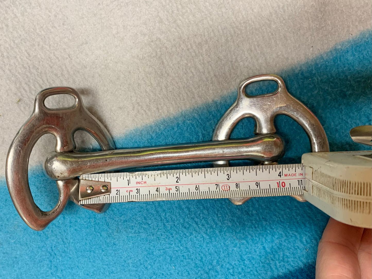 3.5” Horseshoe stallion in hand bit Mullen mouth