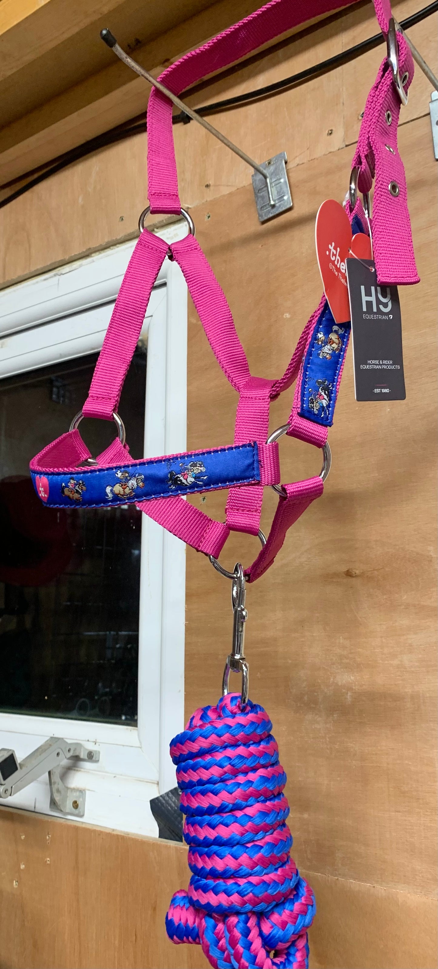 New with tag HY equestrian Thelwell collection headcollar and lead rope set -cob size