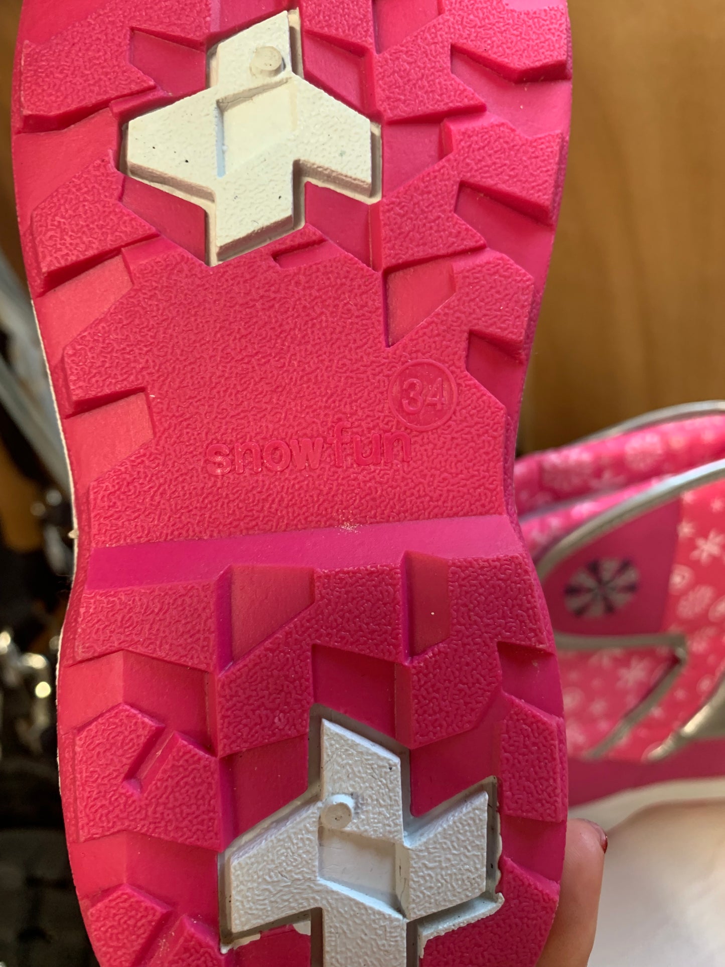 New with tag pink fleece lined warm mucker style/yard boots size size UK 2 (EU34)