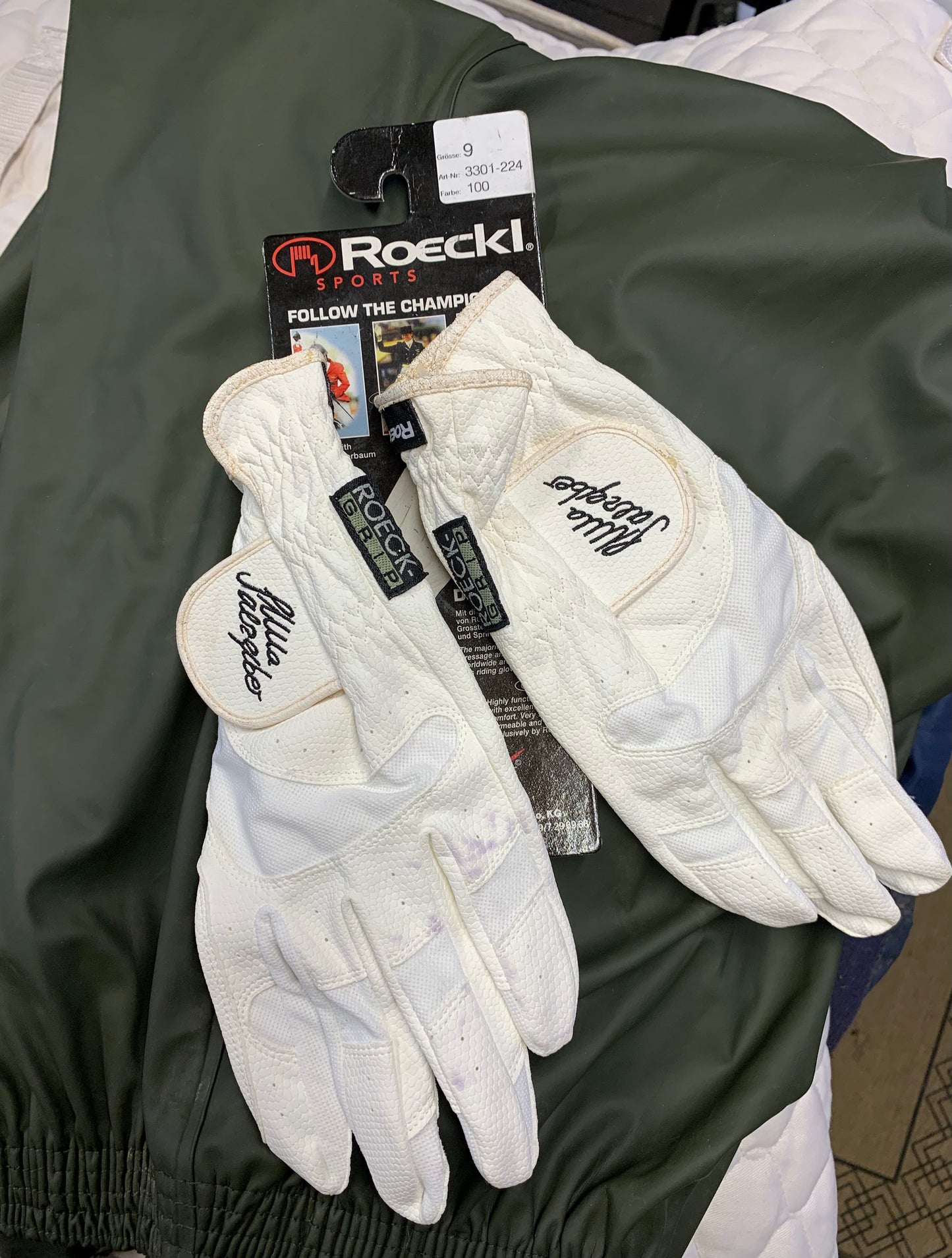 eckl Roeck Grip Riding Gloves in white size 9 RRP £38