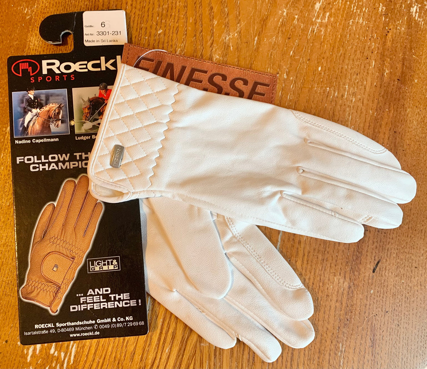 New Roeckl Roeck Grip Riding Gloves in white lightweight and flexible, perfect for competition or everyday riding size 6 ref2