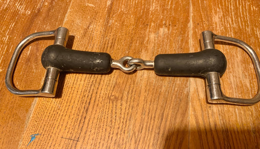 D cheek rubber mouth jointed snaffle 5.5”