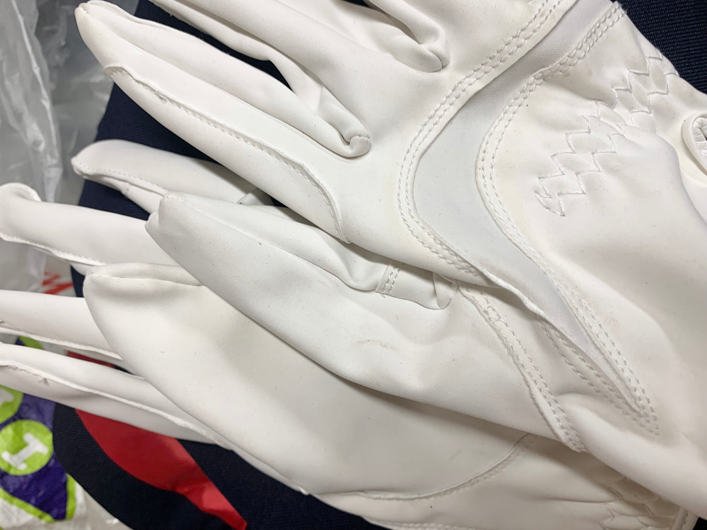New with tag 2XL Harry Hall white showing/dressage riding suede gloves