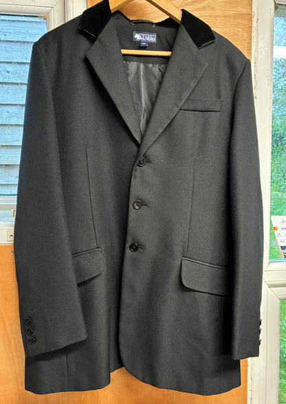 Mens Dublin black show competition jacket with black velvet collar