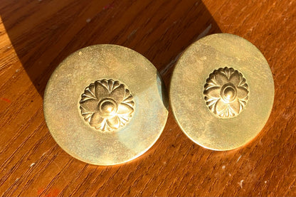 Brass decorative bridle in hand bridle rosettes