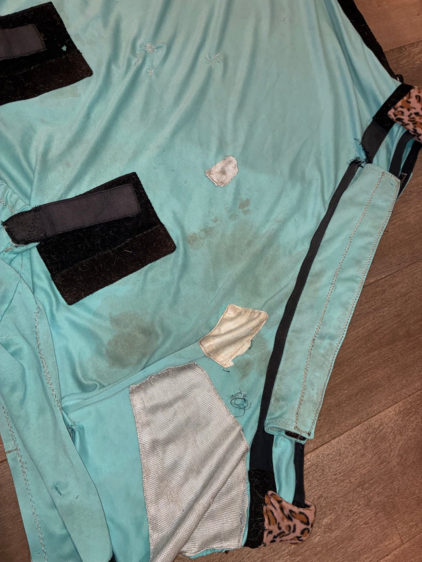 Blue 7’0 Snuggy hoods sweet itch bug body rug (body only)