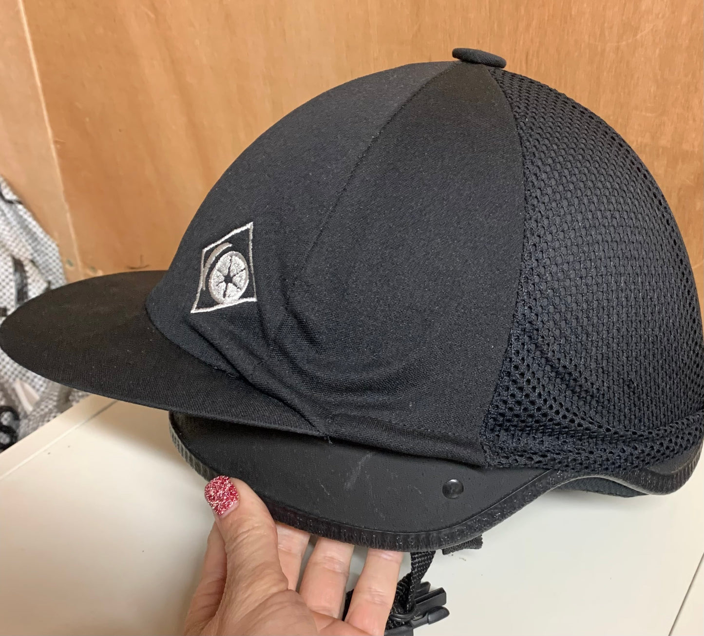 Charles Owen Young Riders Skull Riding Hat size 00 1/2 (52cm) Up to current safety standards