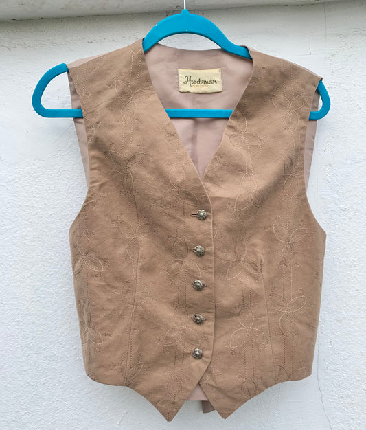 Huntsman sportswear in hand show waistcoat size 16 36” chest
