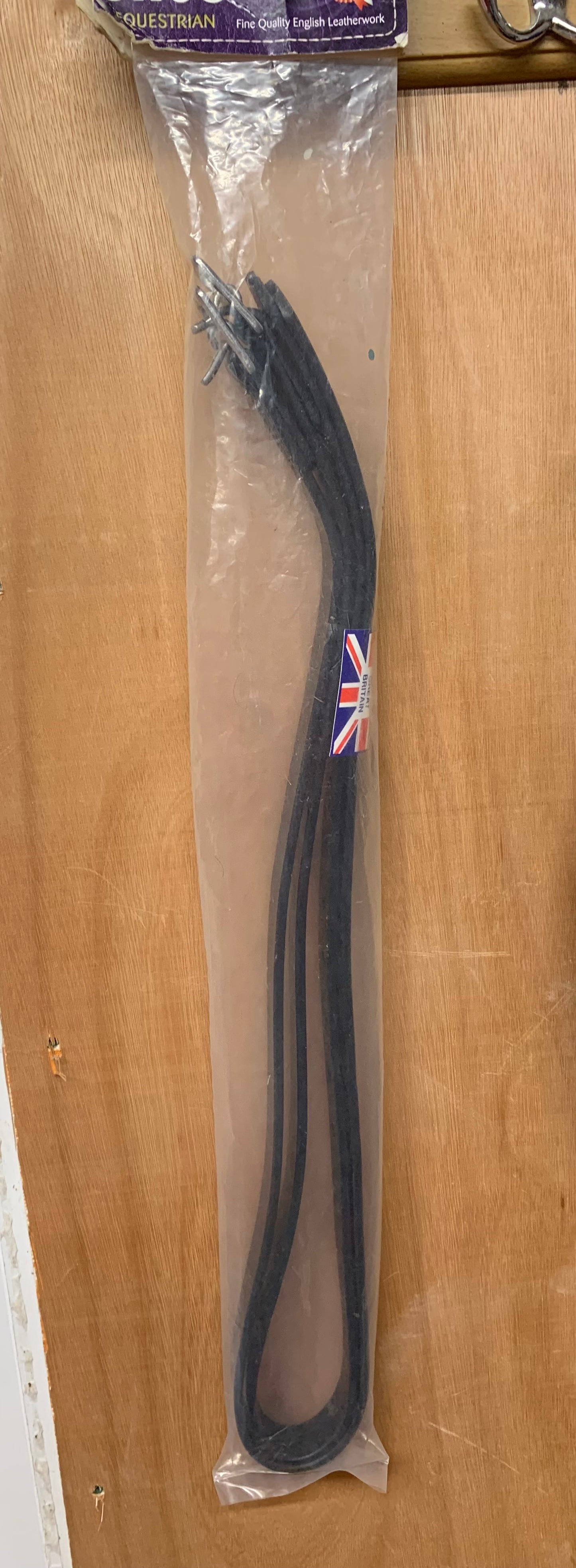 Elico English leather and English made stirrup leathers - black 48”