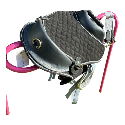 New with tag Waldhausen Kids Riding Pad/cub saddle - Black