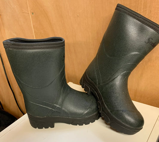 Seeland Allround Kids yard Wellies with strong rugged sole size 12