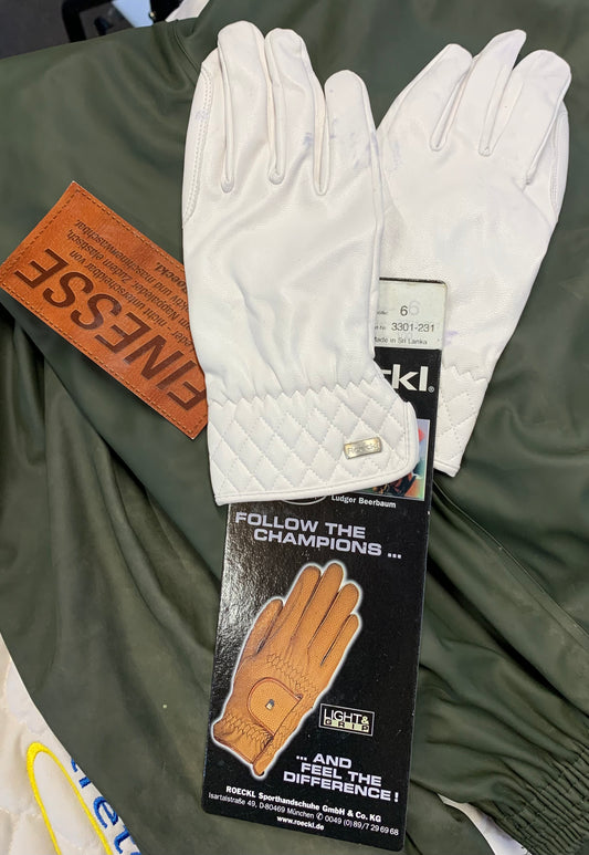 Roeckl Roeck Grip Riding Gloves in white (could be dyed to a darker colour)  RRP £38 size 6 ref3