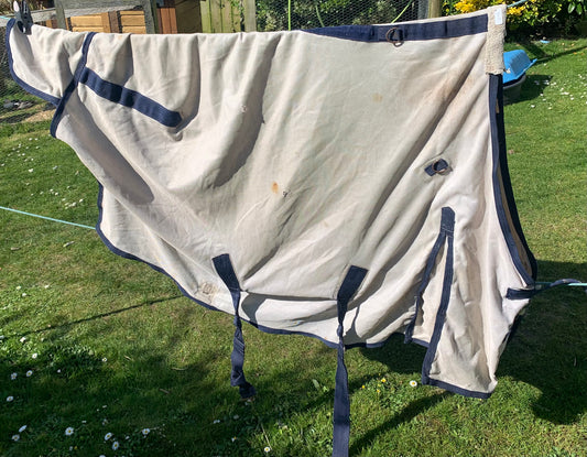 5’6 Cheap fly rug ideal for youngsters/rug destroyers!