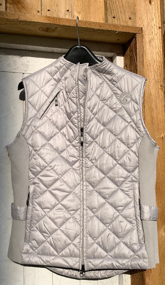 New without tag equetech silver gilet size large