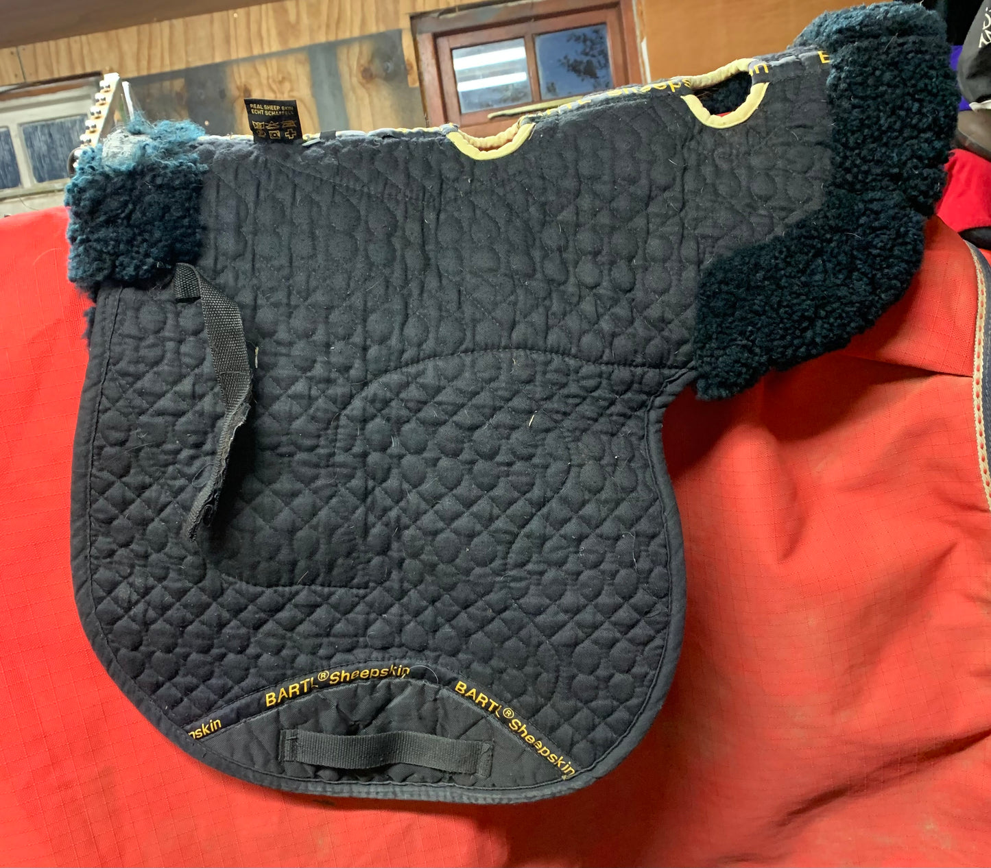 Black bartl sheepskin numnah pad size medium