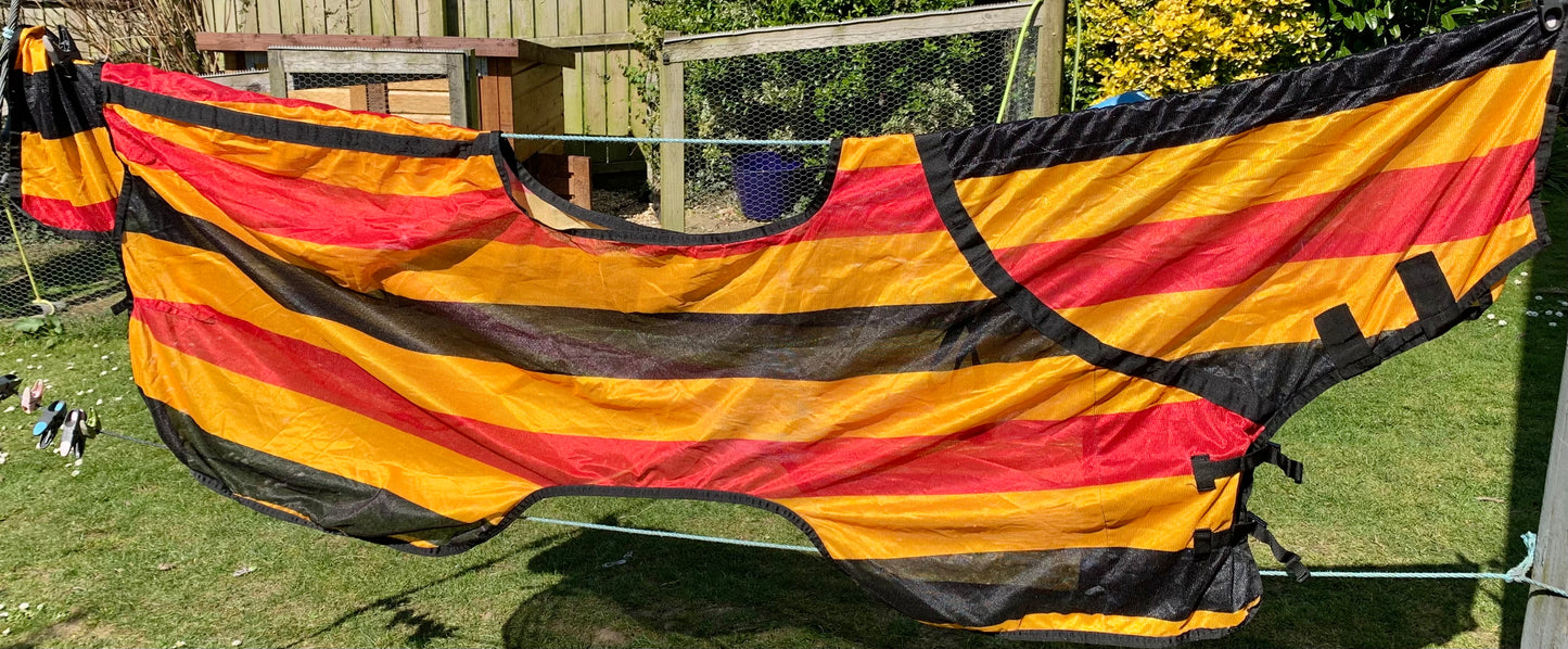 Unworn Newmarket style ride on fly mesh exercise rug large/full size