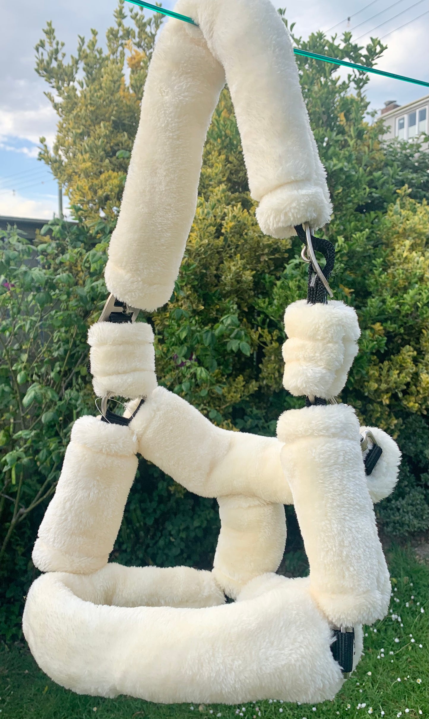 New deluxe cream fluffy fleece headcollar cob size