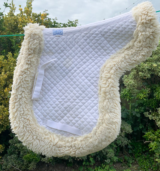 Sheldon White fluffy fleece numnah size large