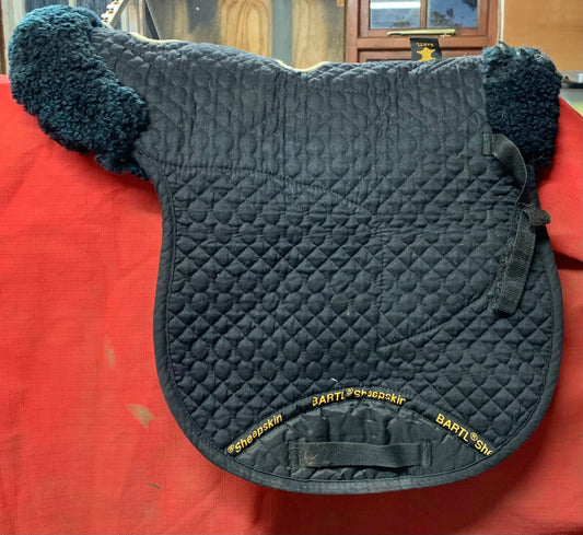 Black bartl sheepskin numnah pad size medium