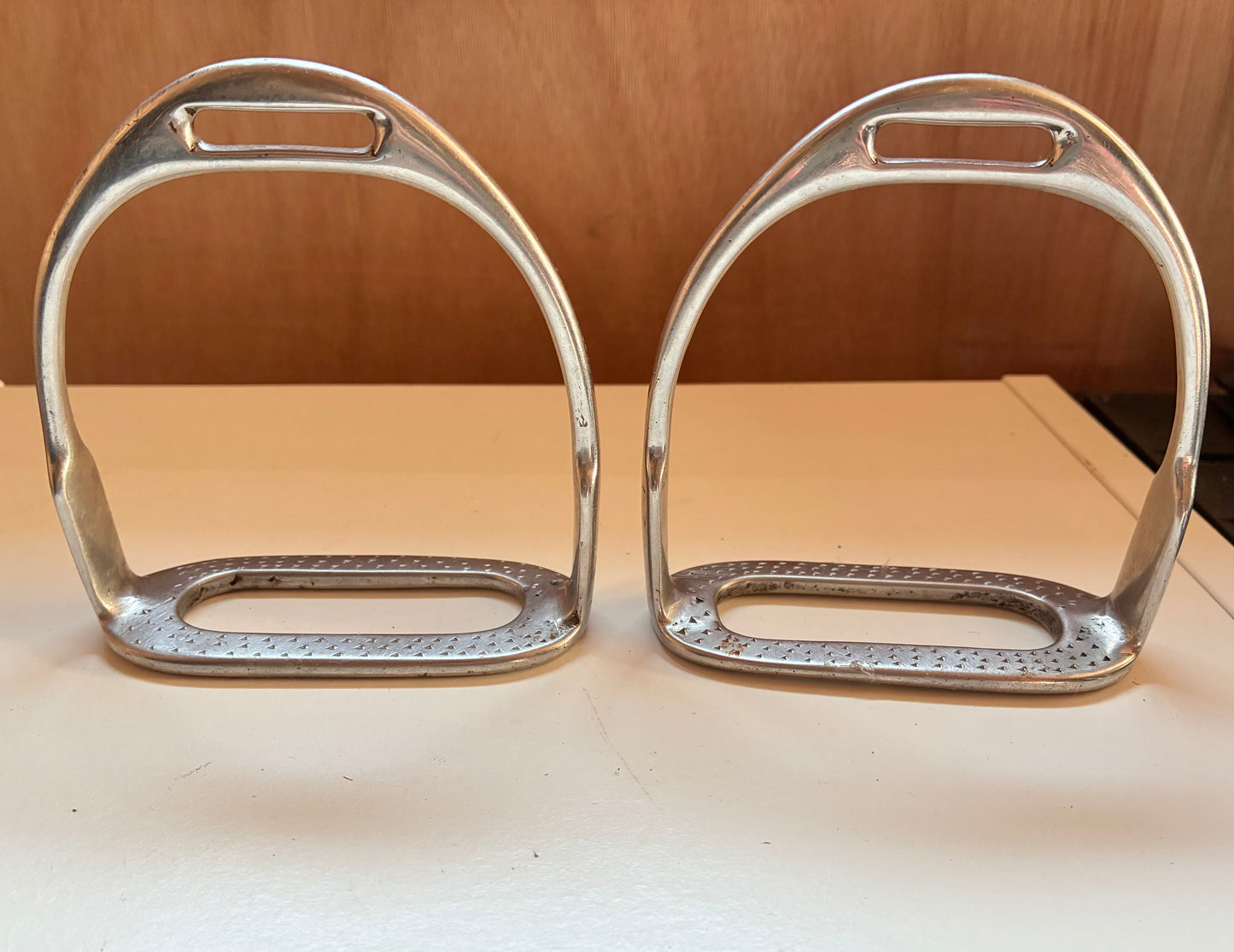 Tiny tots 3.5” stirrup irons