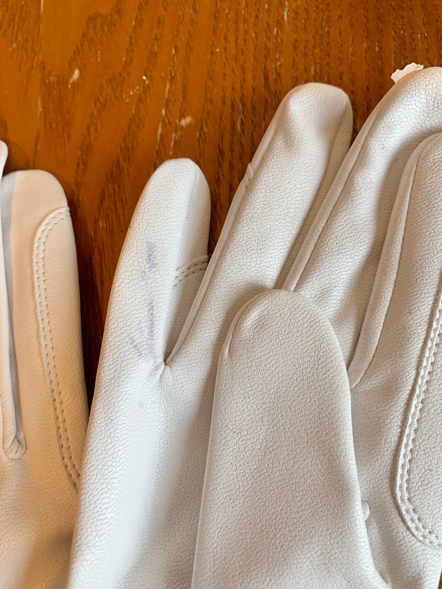 New with tag Roeckl Roeck Grip Riding Gloves in white size 6 ref1