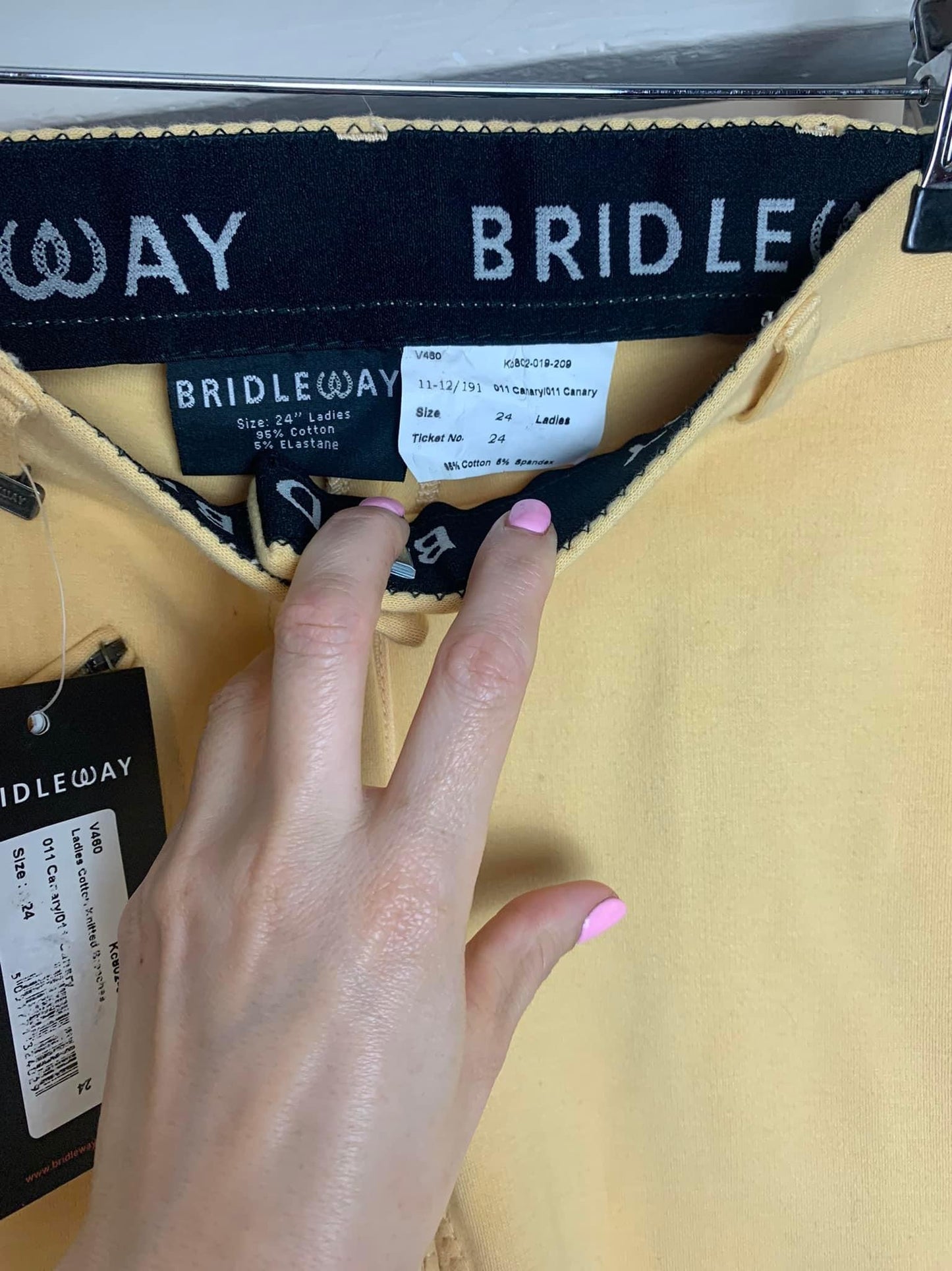 New with tag ladies canary bridleway jodhpurs size 24. Will fit approx size 10