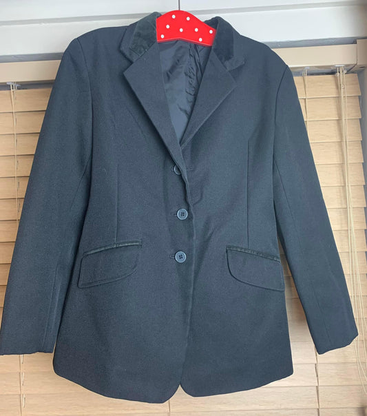 Shires black show jacket fit approx age 10/11/12?